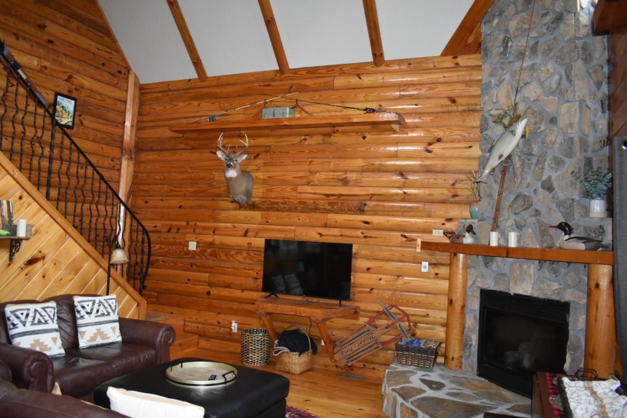 Tree Top Lodge - Gorgeous Lake Cabin With Hot Tub & Magnificent Views Of Forests And Mountains! Cabin Butler Exterior foto