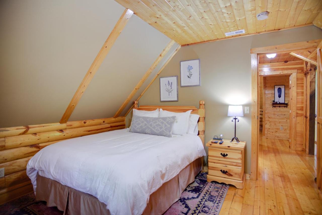 Tree Top Lodge - Gorgeous Lake Cabin With Hot Tub & Magnificent Views Of Forests And Mountains! Cabin Butler Exterior foto