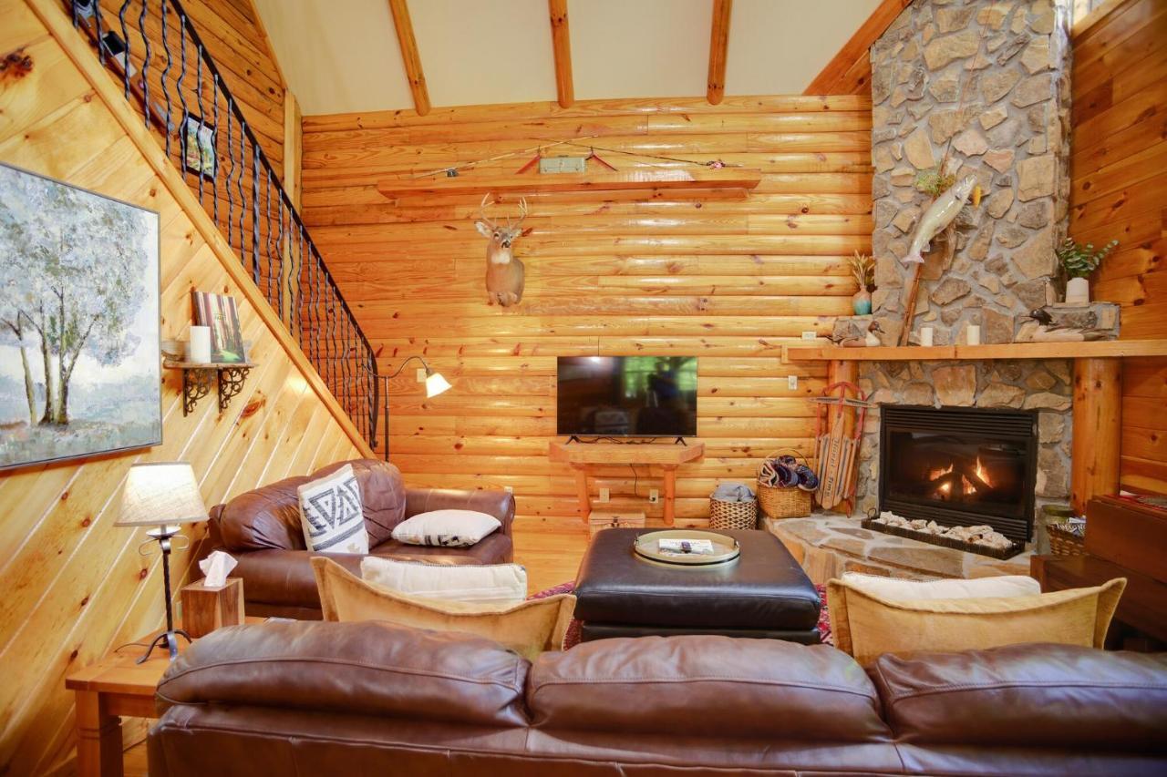 Tree Top Lodge - Gorgeous Lake Cabin With Hot Tub & Magnificent Views Of Forests And Mountains! Cabin Butler Exterior foto